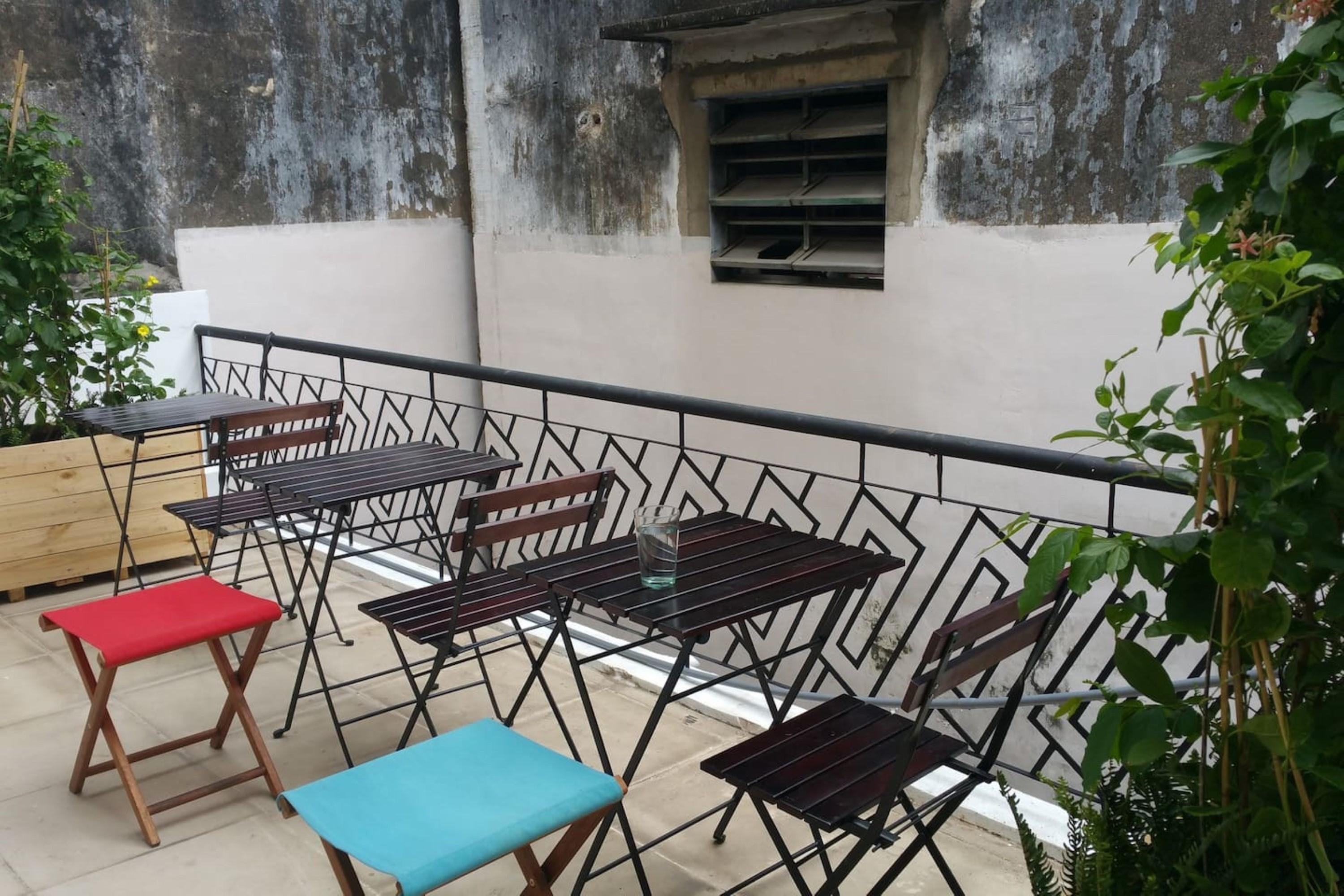 Khách sạn Nhà Dân Domino TP. Hồ Chí Minh